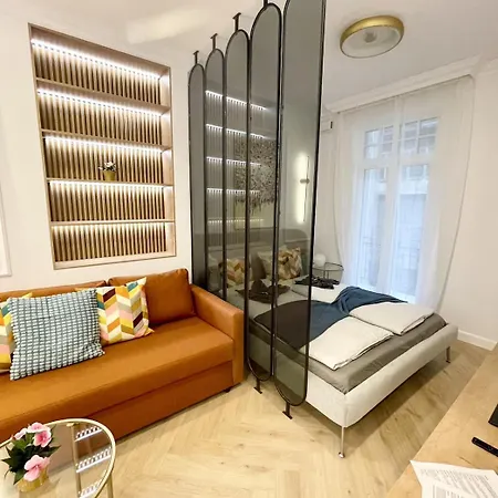 Buda Mini I Self Check-in