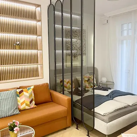 Buda Mini I Self Check-in